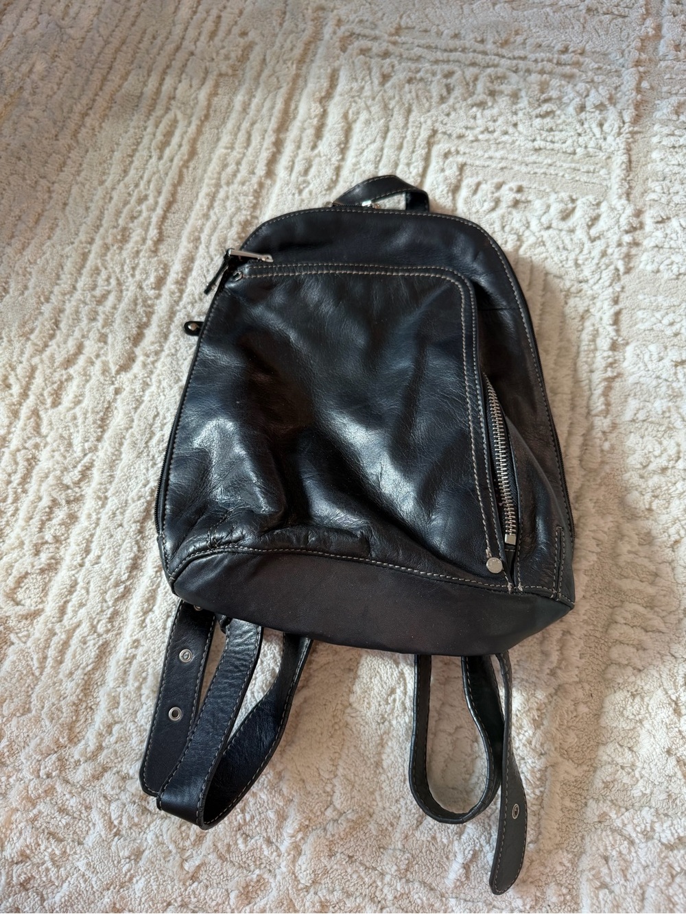 Tignanello black leather backpack vintage y2k